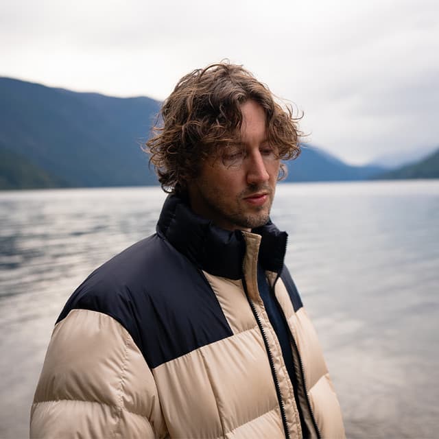 Dean Lewis artist profile image
