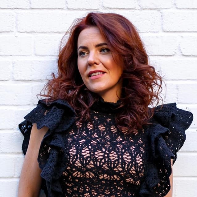Rachel Tucker artist profile image
