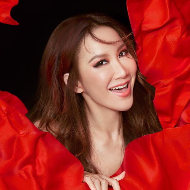 CoCo Lee artist profile image