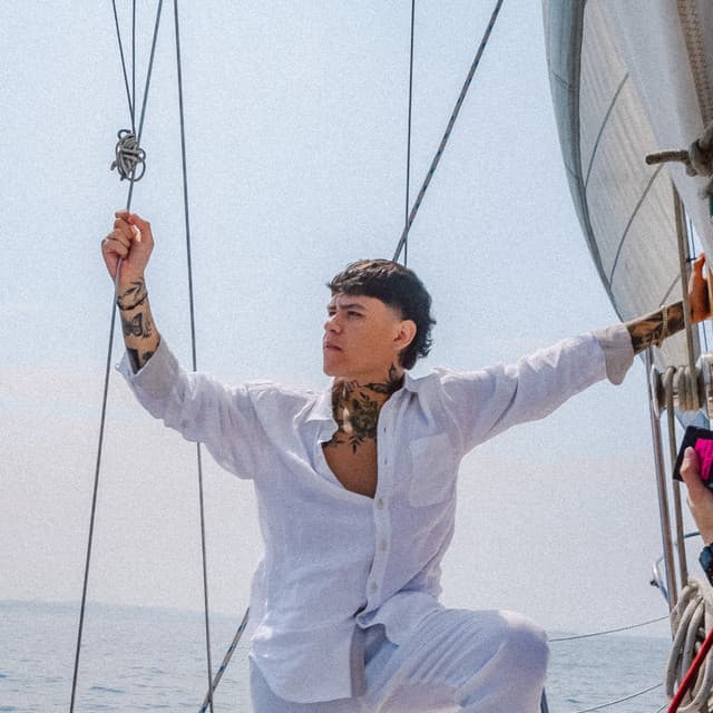 Junior H's artist profile image