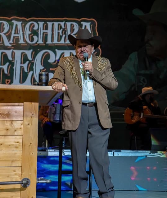 Rosendo Cantú artist profile image