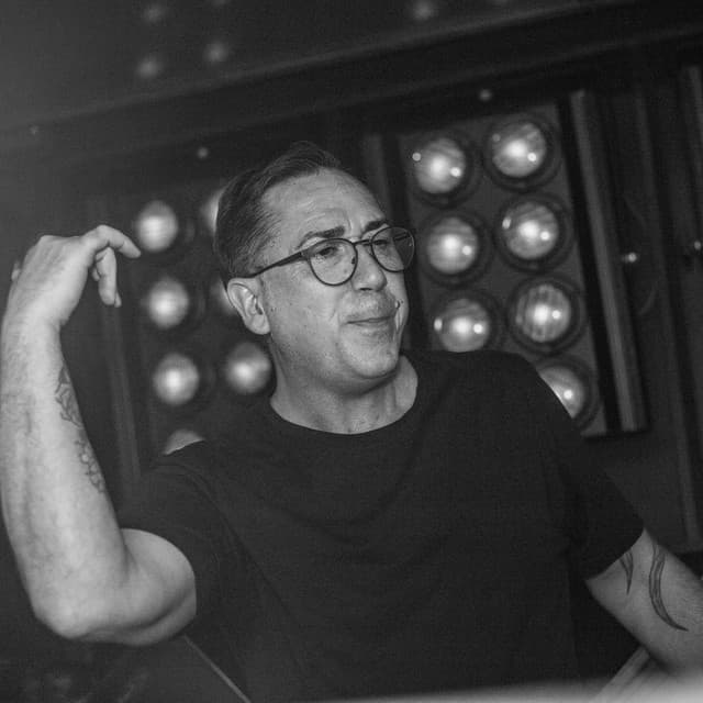 Oliver Klein artist profile image