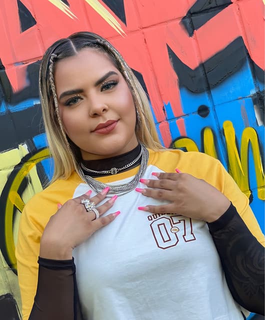 Larissa Emilly artist profile image