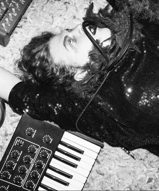 LLORA artist profile image