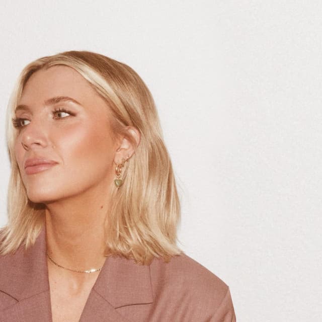 Katie Torwalt artist profile image