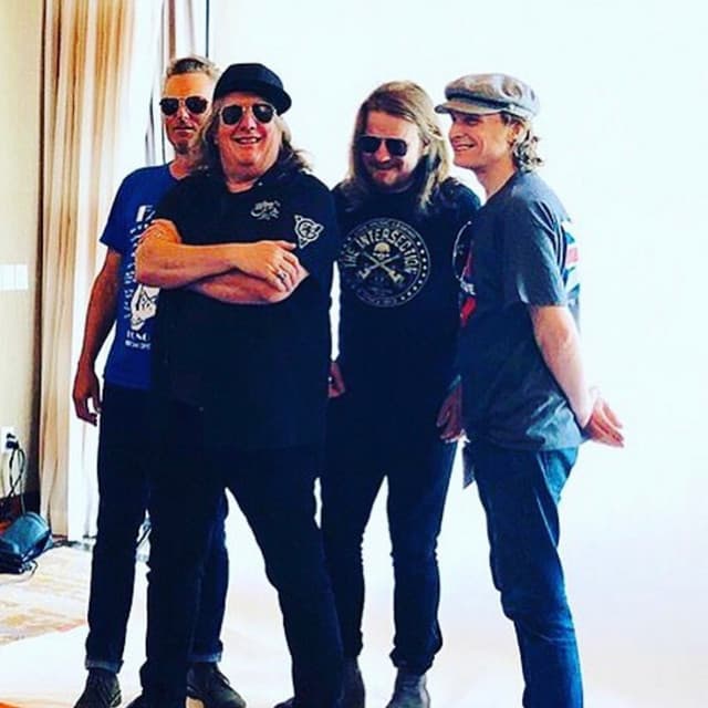 Drivin N Cryin's artist profile image