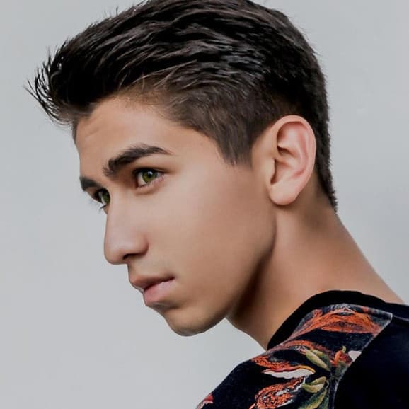 Daniel Lazo artist profile image