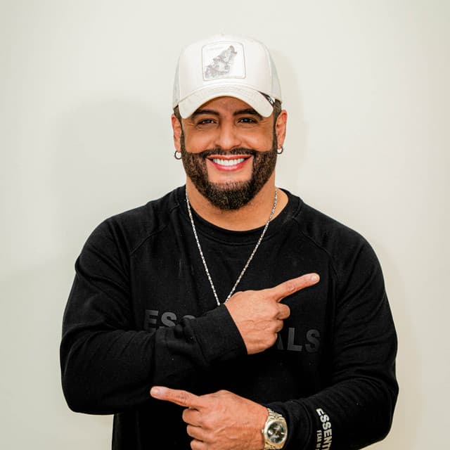 Nelson Velasquez artist profile image