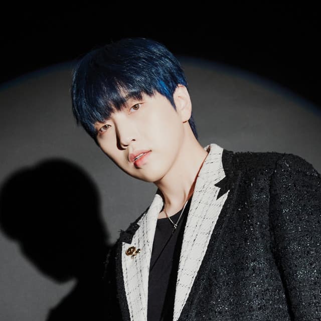 Sandeul artist profile image