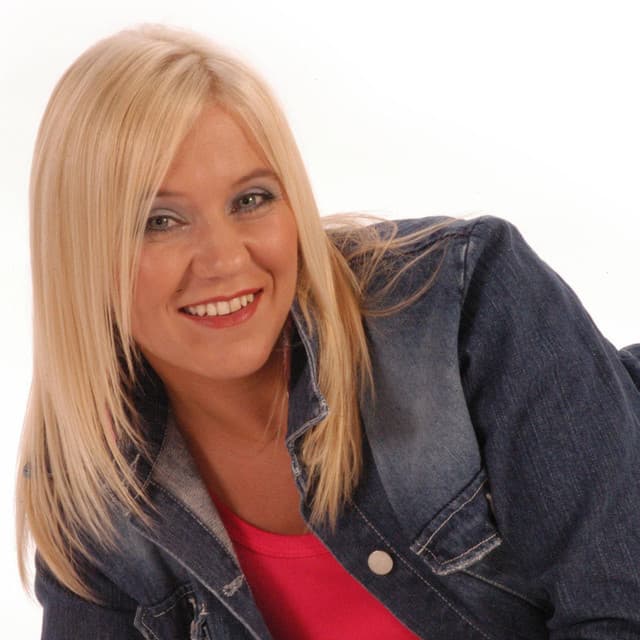 Fhiona Ennis artist profile image