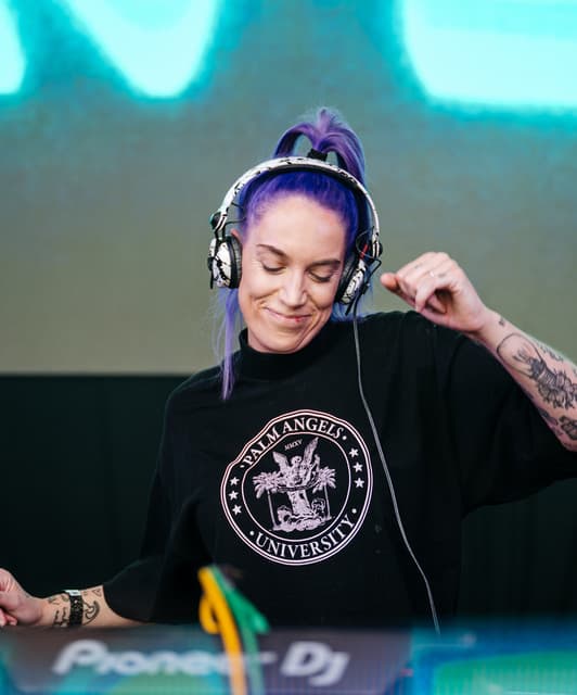 Jess Bays artist profile image