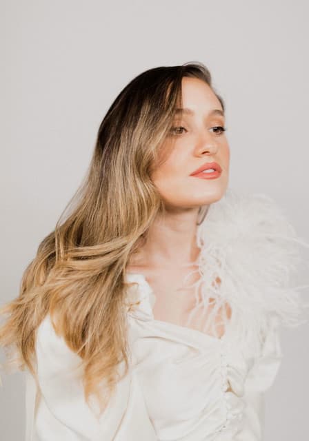Mia Vaile artist profile image