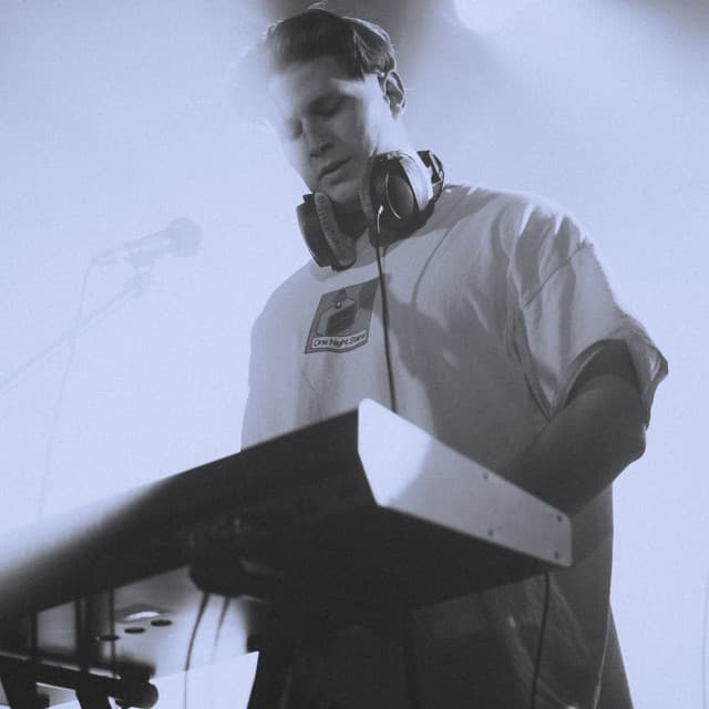 Yves Jones artist profile image