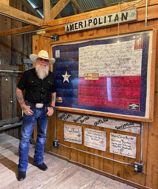 Dallas Moore artist profile image