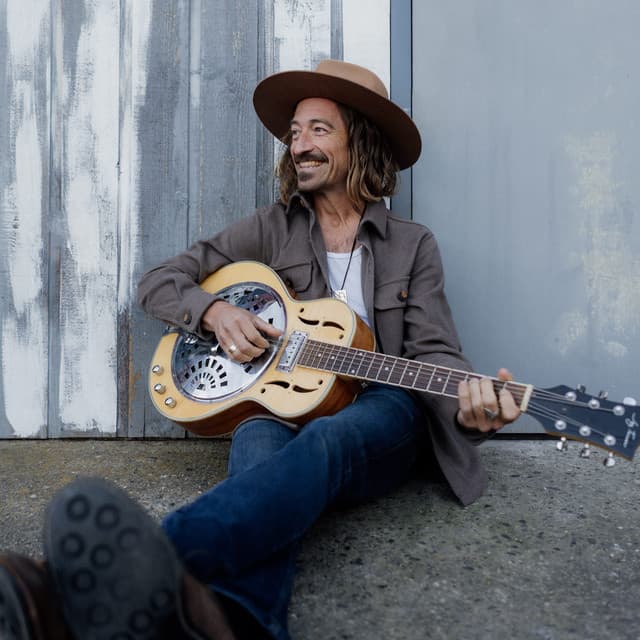 Jesse Roper artist profile