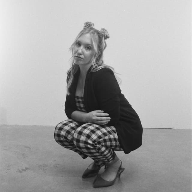 Chloe Ament artist profile image