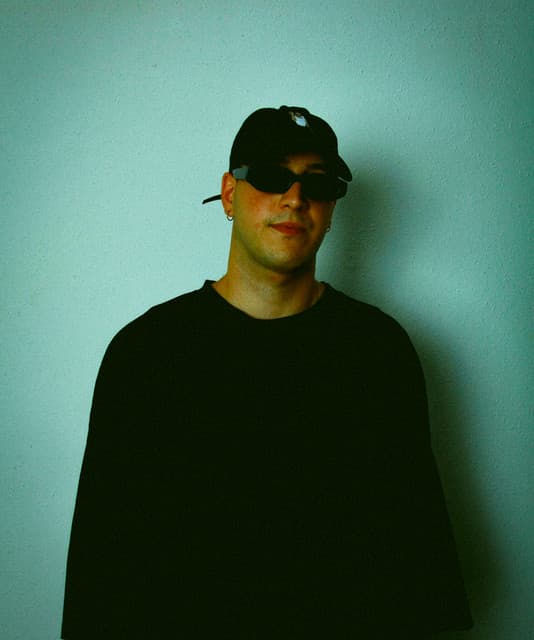Guille Placencia artist profile image
