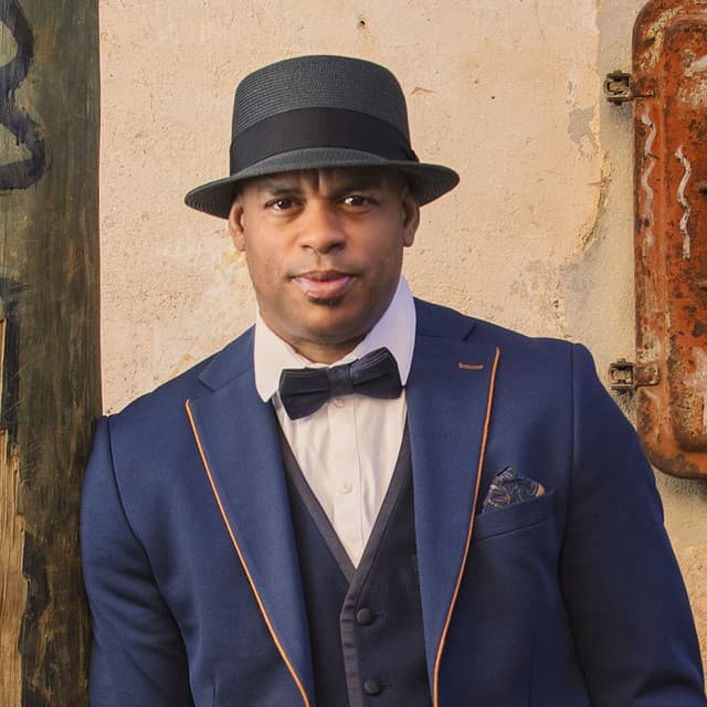 Roberto Fonseca artist profile image