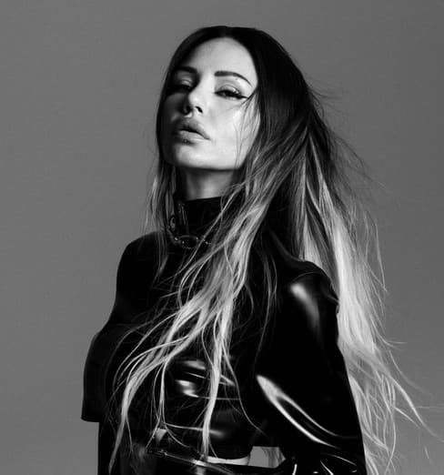 Deborah de Luca artist profile