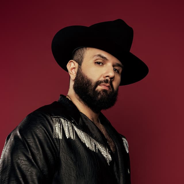 Carín León artist profile image