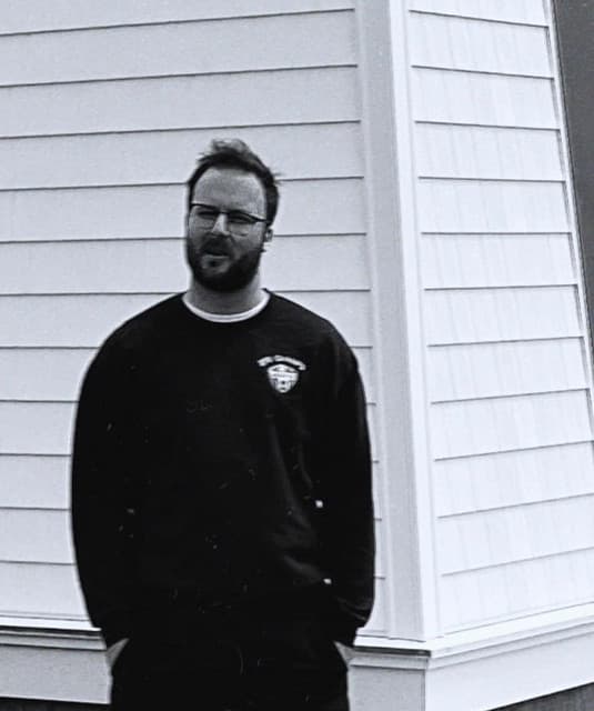 Stevie Zita artist profile image