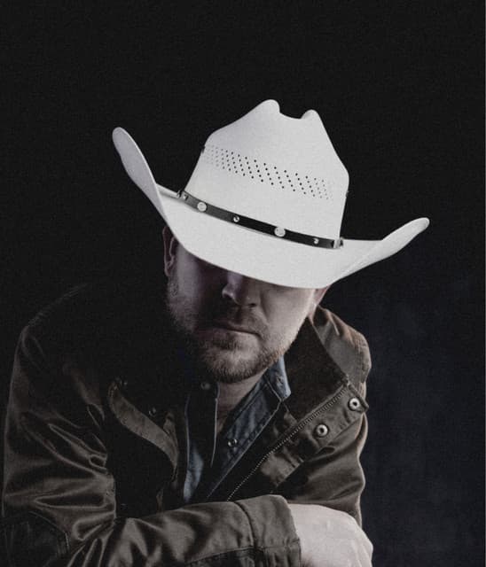 Justin Moore artist profile image