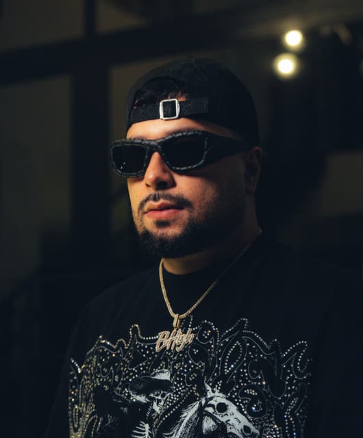 El High artist profile image