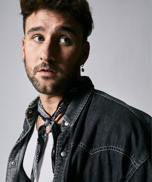 Dani Fernández artist profile image