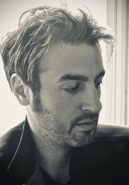 Ari Hest's artist profile image