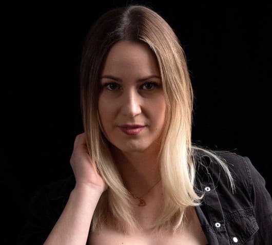 Emily Fox artist profile image
