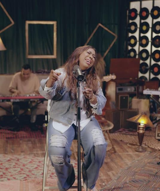 Isabelle Valdez artist profile image