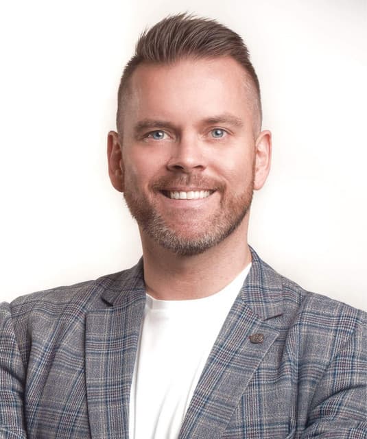 Gerry Guthrie artist profile image