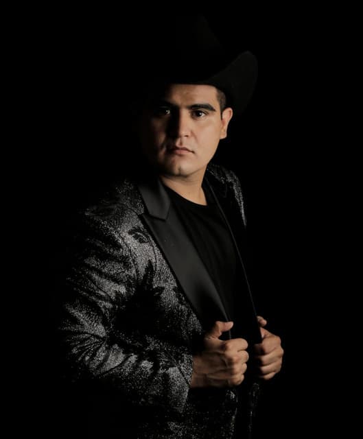 Chuy Lopez artist profile image