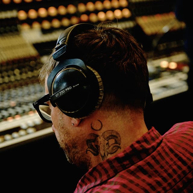 Damon Albarn artist profile image
