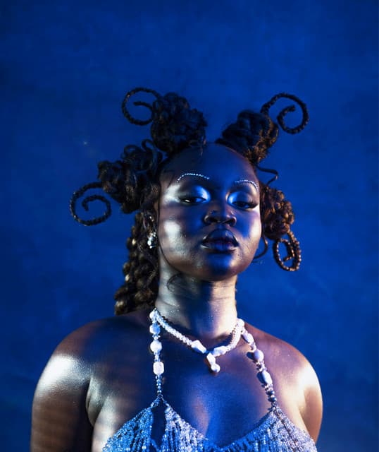 Lizzie Berchie artist profile image
