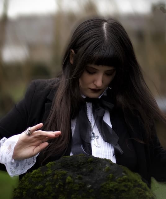 Lila Tirando a Violeta artist profile image