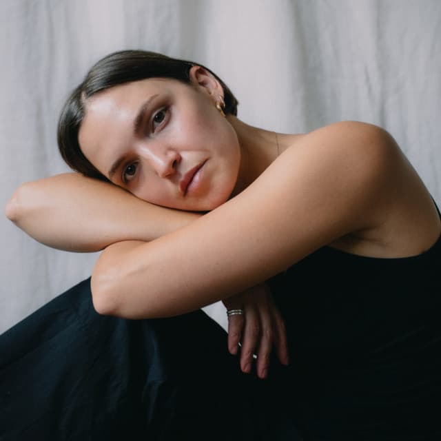 Olive Jones artist profile image