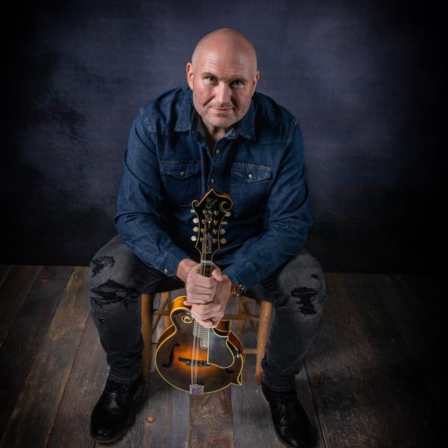 Darren Nicholson artist profile image