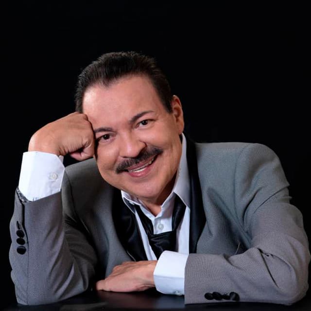 Julio Preciado artist profile image