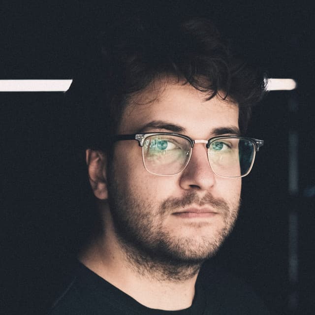 Simon Oslender profile