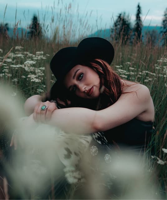 Noeline Hofmann's artist profile image