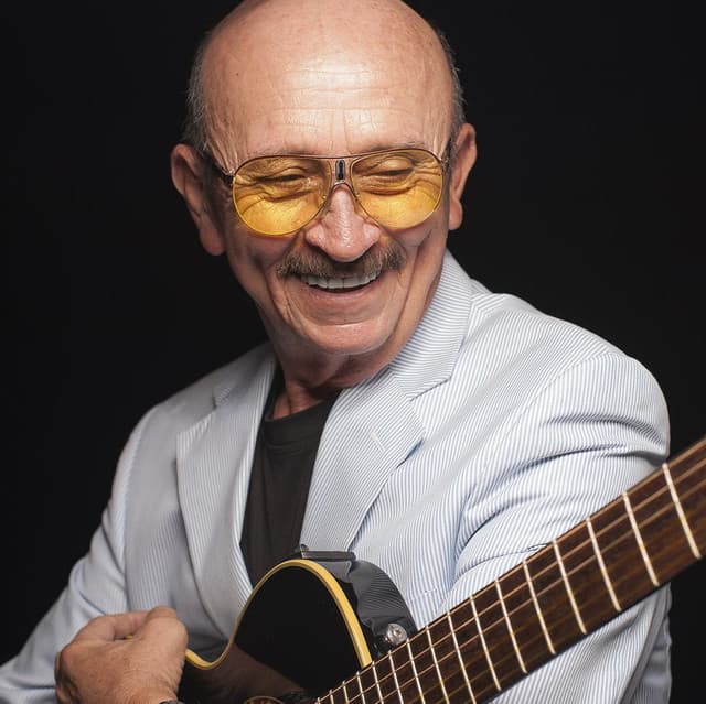 Sergio Esquivel artist profile image
