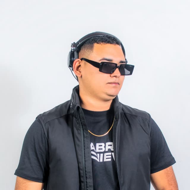 Gabriel Nieves artist profile image