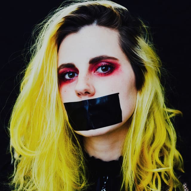 AViVA artist profile