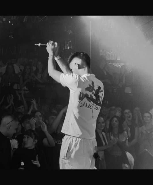 John Pollõn artist profile image