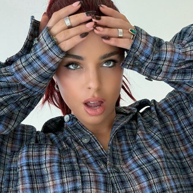 Sara Phillips's artist profile image