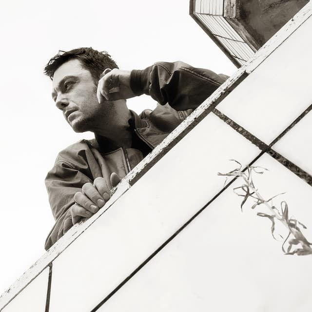 Tiziano Ferro artist profile image