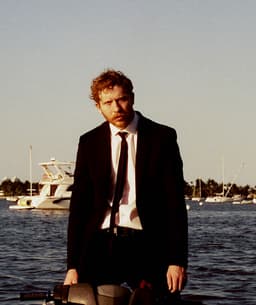 Max Fry's artist profile image