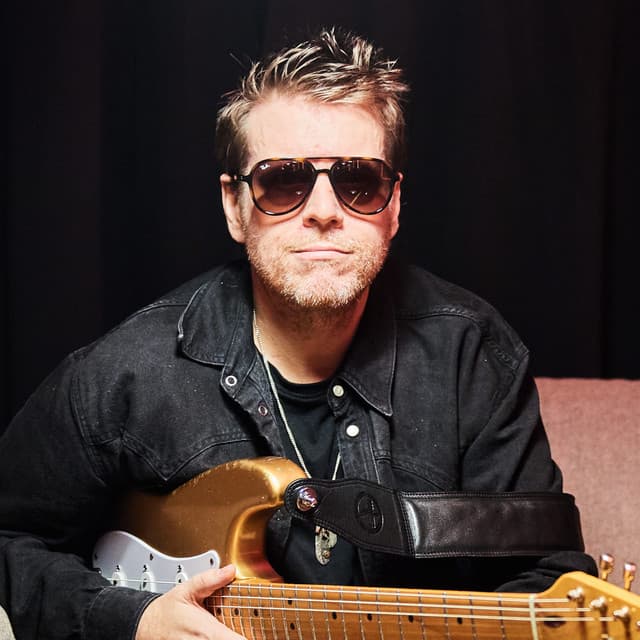 Danny Bryant artist profile