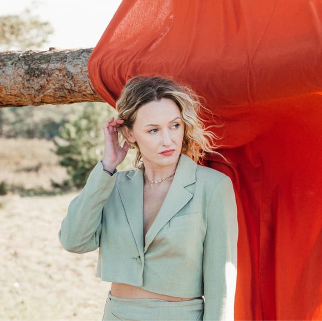 MADOUX artist profile image